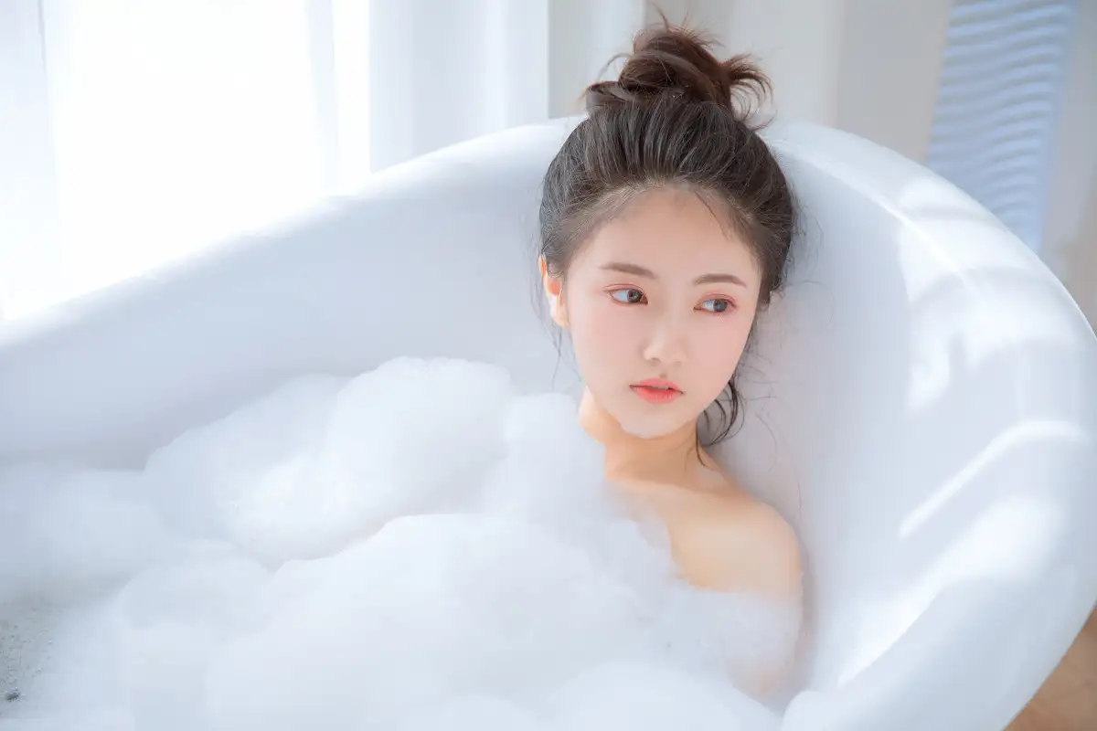 请具体说明一下SDN的原理和实现方式