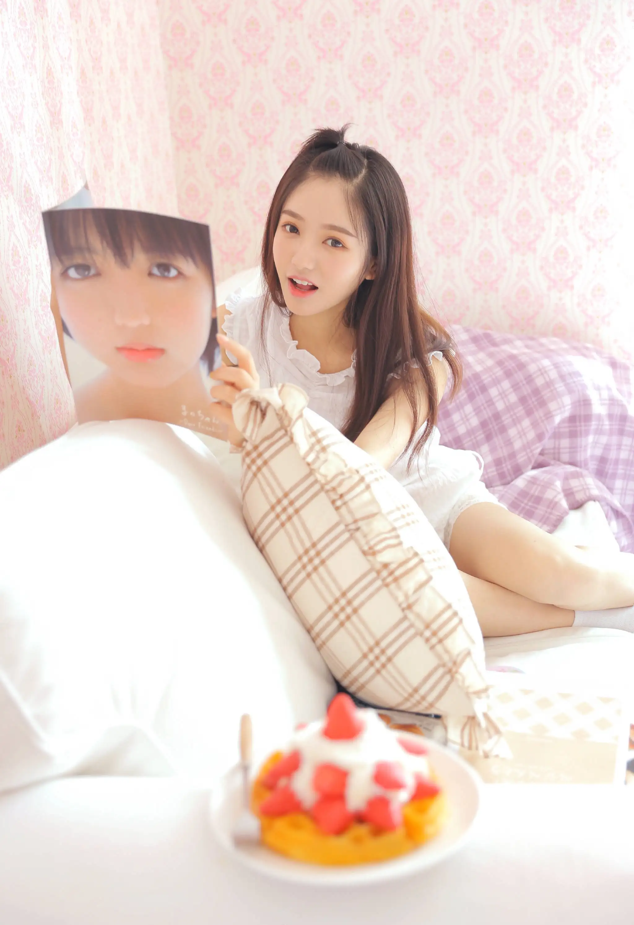 how to express a theme of a novel