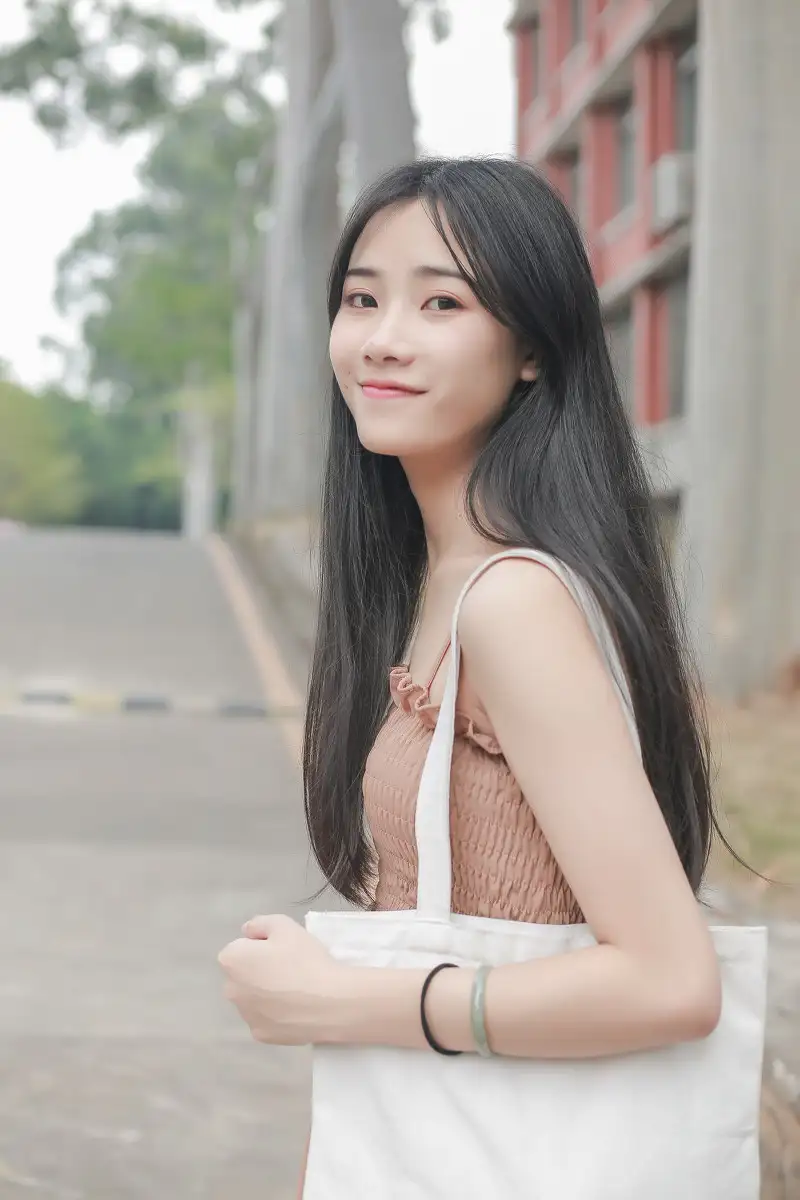 请撰写2023年一季度2月支部委员会议会议记录内容为：根据《XX文件》现对机关团支部成员张安权进行优秀共青团员分析评审及推优投票以第一人称进行会议记录同时需要对推优投票具体表述需要详细叙述。