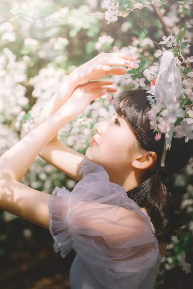 你是一名高级工程师准备发表一篇关于茶叶企业数字化供应链浅析的文章就背景、茶企现状、存在问题、分析问题、解决方案、结束语、参考文献写一个大纲。字数不少于1000字