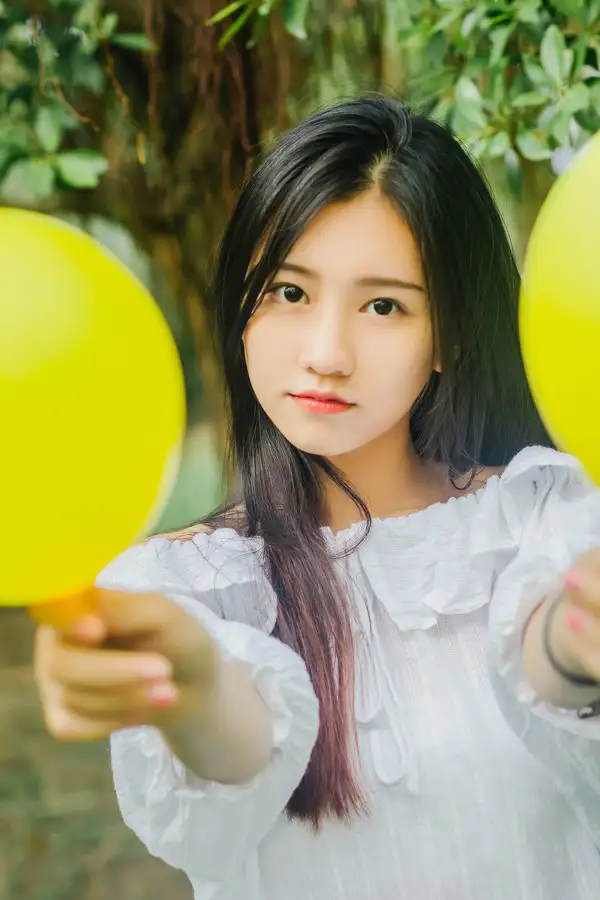 帮我写一段红黑树的实现代码用C++