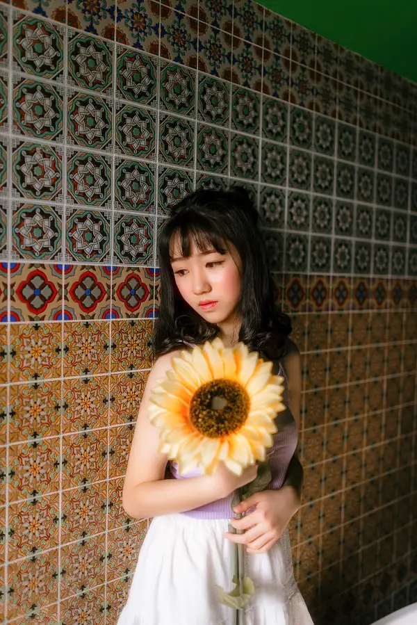 我需要你生成3段约50词的英文短文本。 我希望这3段文本分别来自通信、雷达、光学领域。我希望你通过学术搜索引擎特别是IEEE Xplore、Arxiv等搜索近年的文献。文献语言为英文。搜索时间单位在2015年以后。搜索关键词请你根据热门话题自行选择。在完成文献搜索之后我需要你在它们的Introduction中节选我所需的文本。